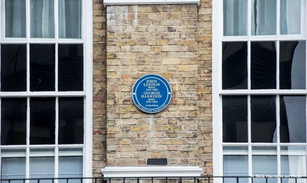 Blue Plaque John Lennon and George Harrison - Baker Street - Rock and Roll Landmark in London - Travel2Concert