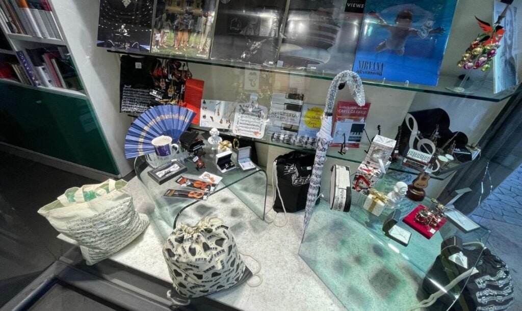 Bongiovanni Musica - Record Store in Bologna - Travel2Concert