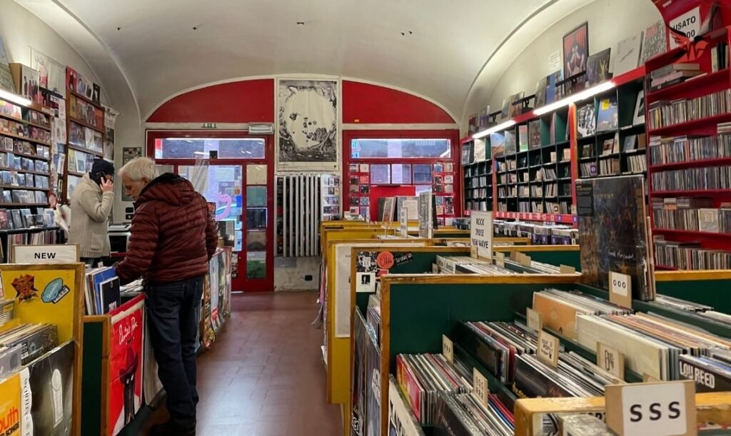 Disco d’Oro - Record Store in Bologna - Travel2concert
