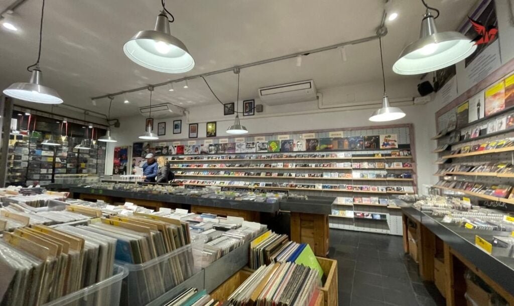 DiscoRama - Record Store in Bologna - Travel2Concert