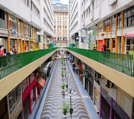 Galeria Nova Barão – A Vinyl Collector’s Paradise