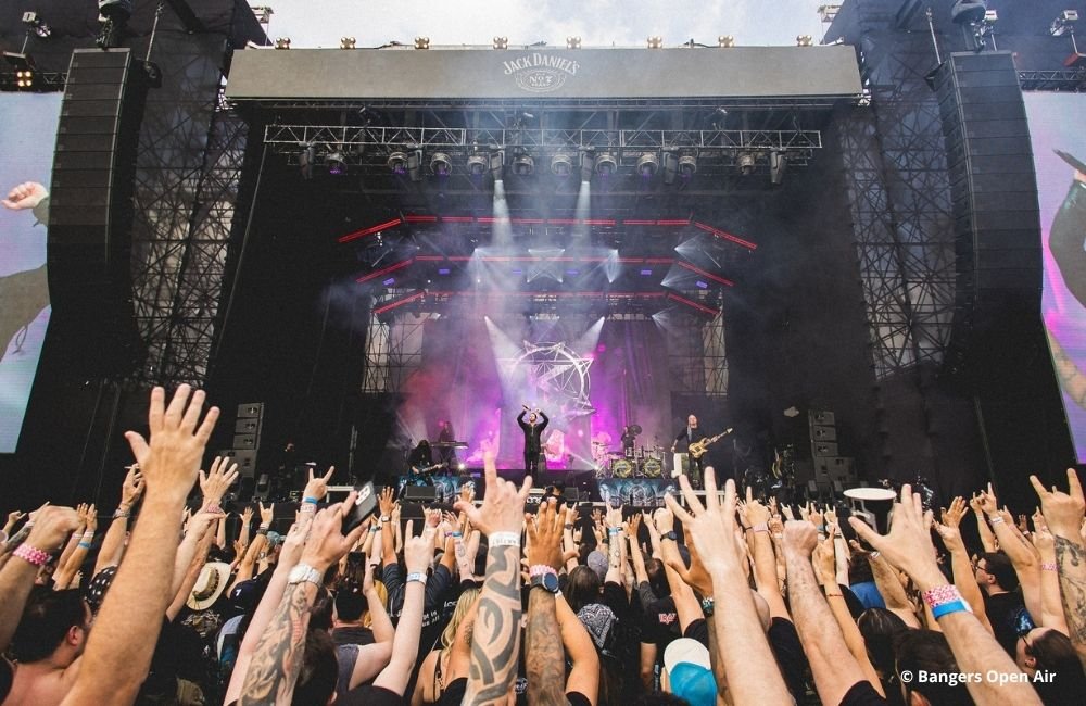 Metal Festivals in Brazil: bangers open air 