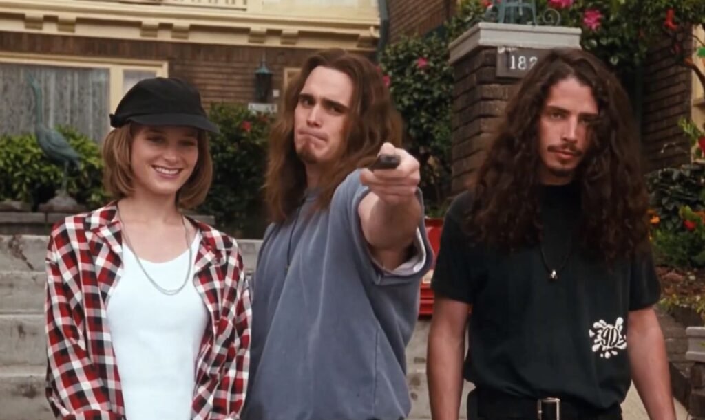 Singles Filming Location: Coryell Court Apartments in Seattle, USA - Travel 2 Concert