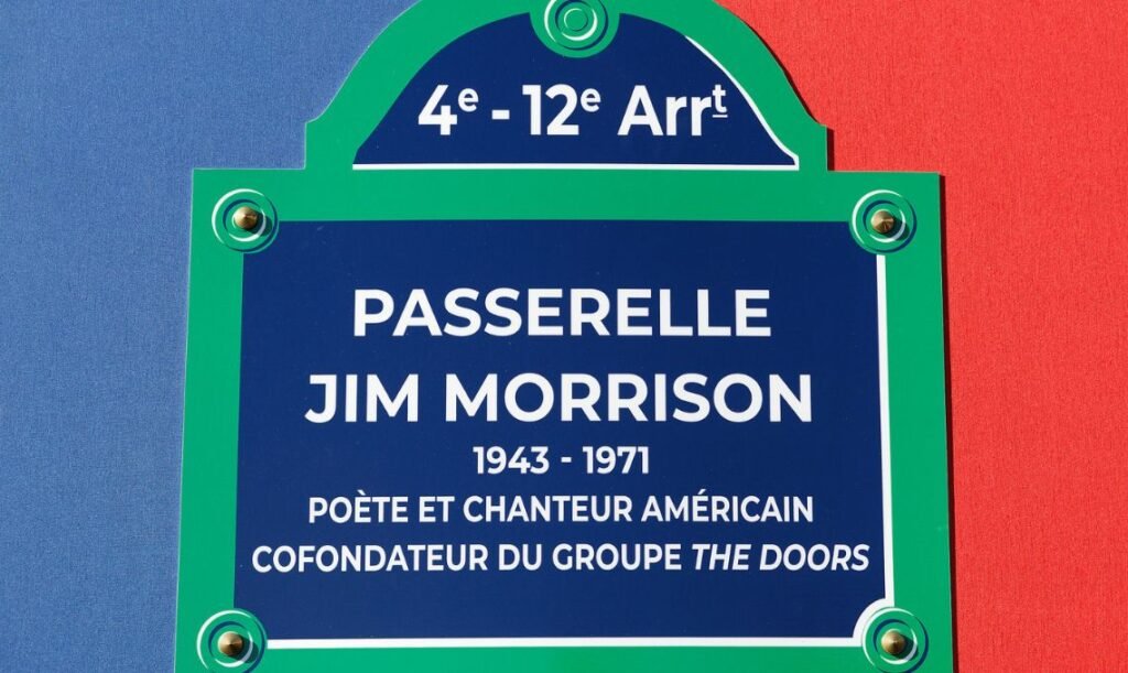 Passerelle Jim Morrison Paris, France - Travel 2 Concert