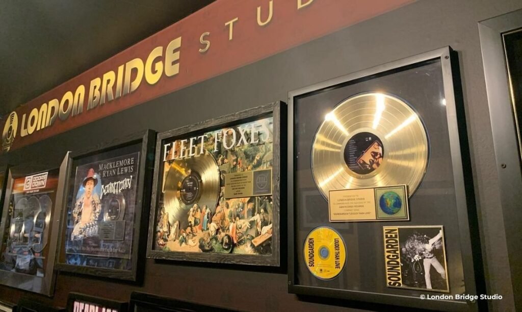 London Bridge Studio - Grunge Landmaks in Seattle, USA - Travel 2 concert