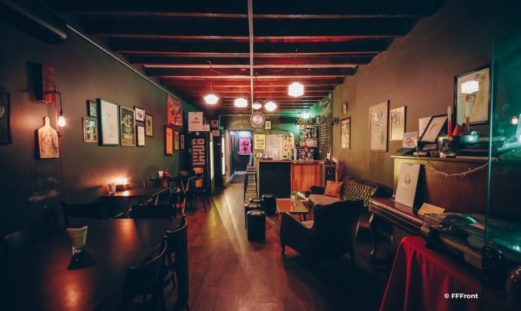 FFFront - Rock Club in São Paulo, Brazil - Travel 2 Concert