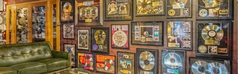 Rock Landmarks in Seattle, USA - Travel 2 Concert