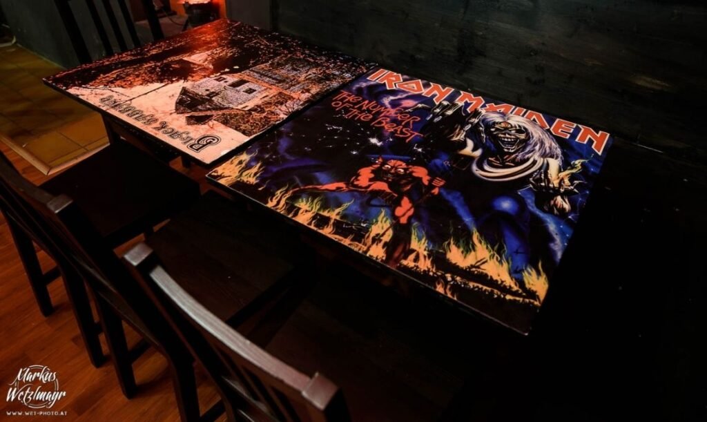 Battle Axe - Rock Bars in Vienna, Austria - Travel 2 Concert