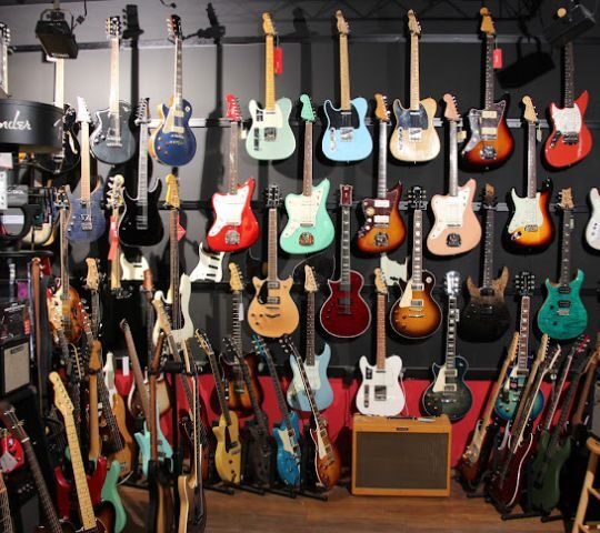 Le Gaucher (Left-Handed Guitar Store)