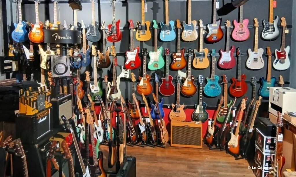 Le Gaucher - Music Shop to Left Handed in Paris, France - Travel 2 Concert